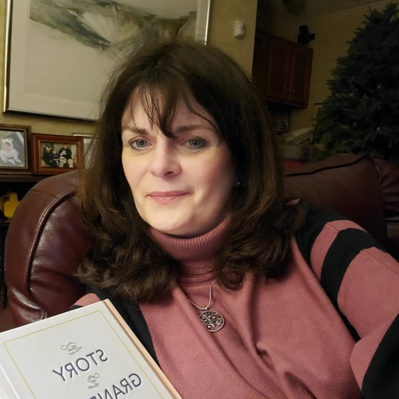 Meet your Posher, Lisa - Picture 3 of 4